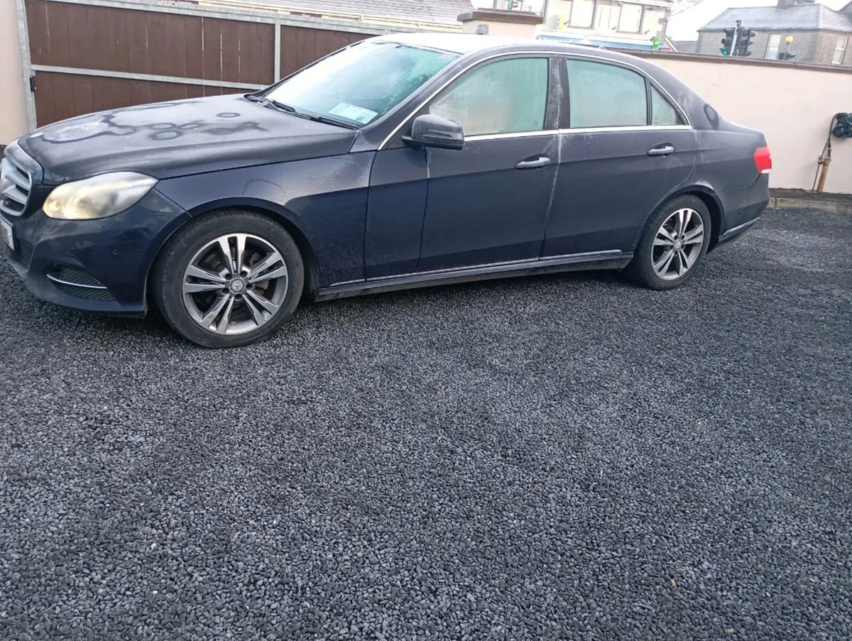 Mercedes e 220 161 read ad - Image 3