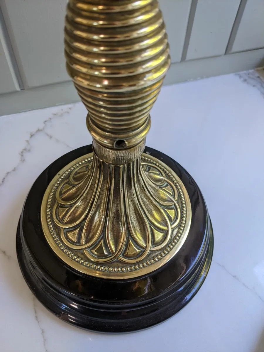 Victorian Oil Lamp - Image 4
