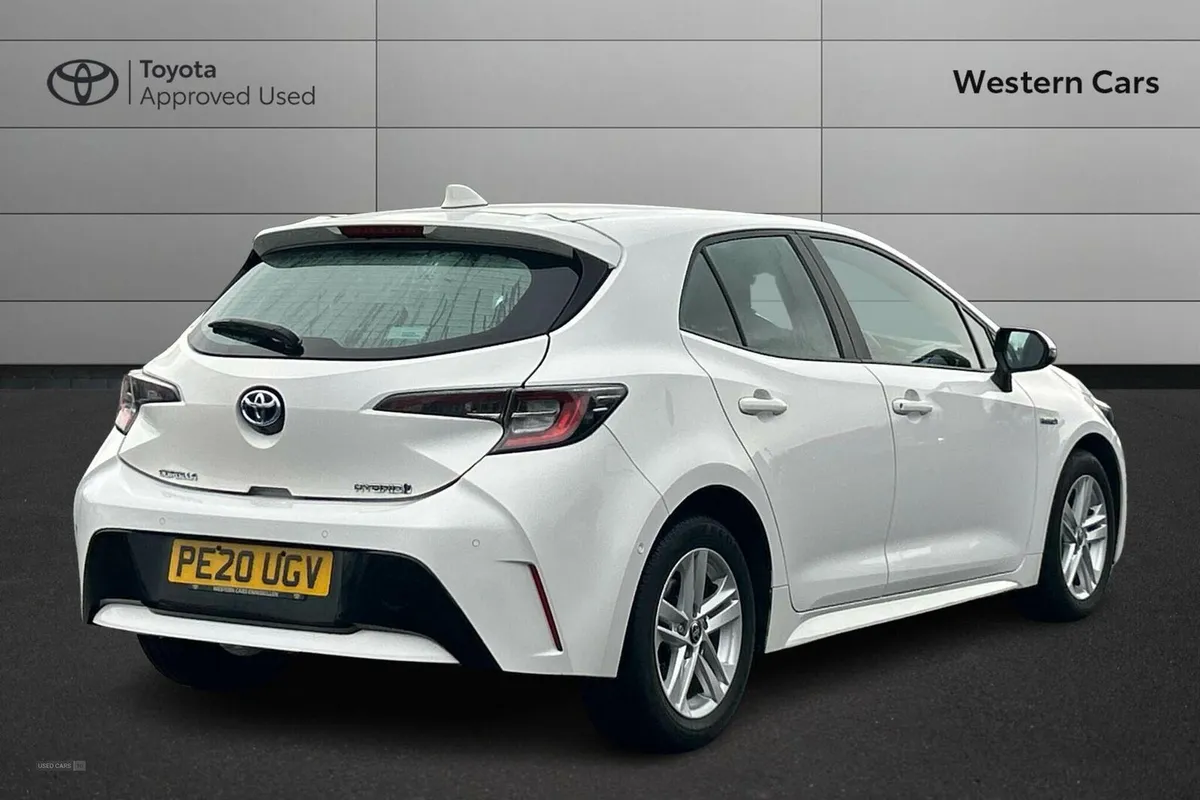 Toyota Corolla 1.8 VVT-h Icon Tech CVT Euro 6 (s/s - Image 2