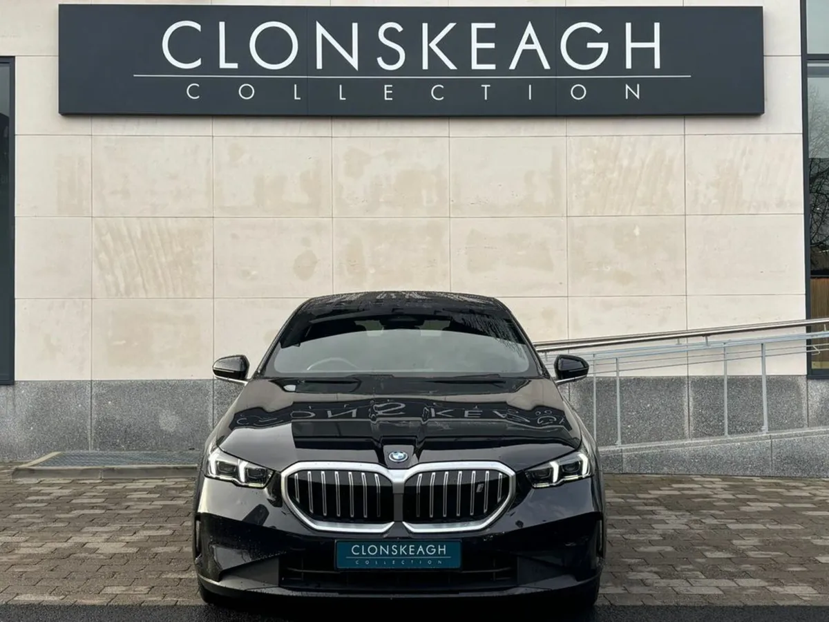 BMW i5 EDRIVE40 SPORT EDITION - Image 2