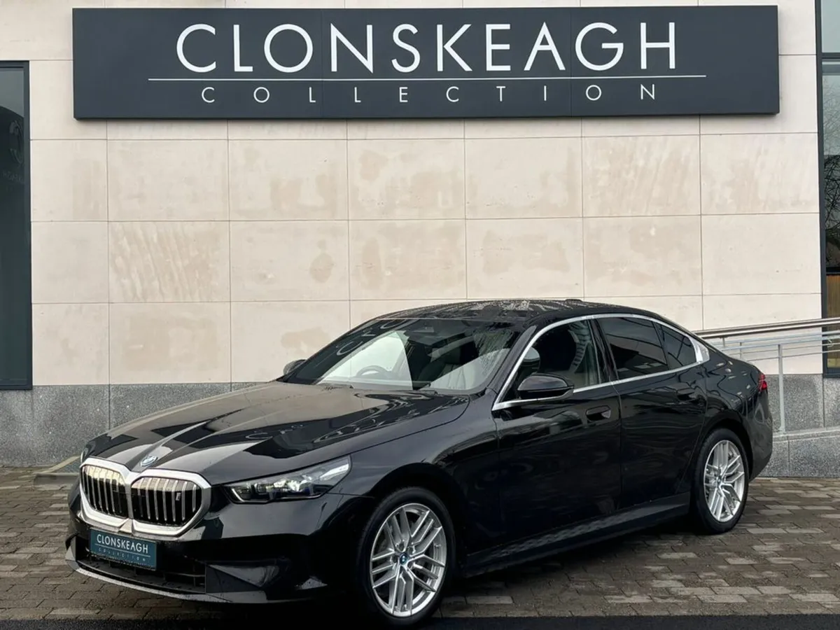 BMW i5 EDRIVE40 SPORT EDITION - Image 3