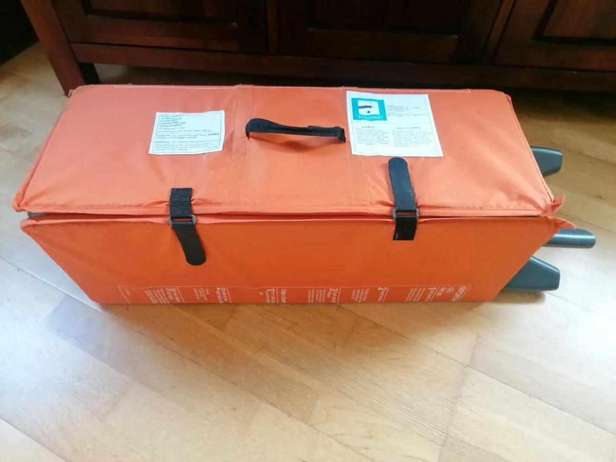 Graco Travel Cot - Image 2