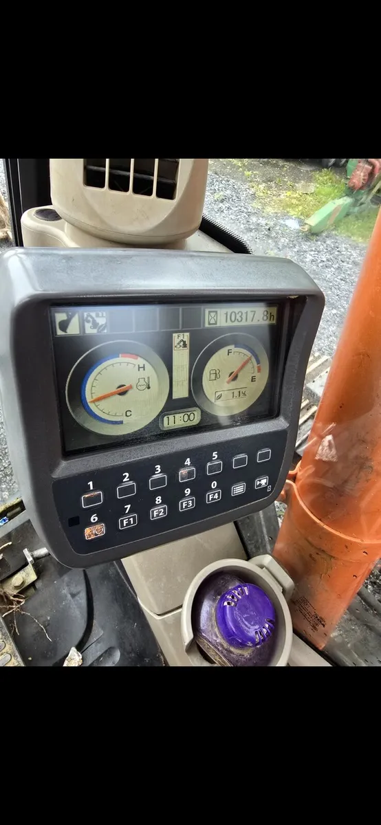 Hitachi 130-3 - Image 2