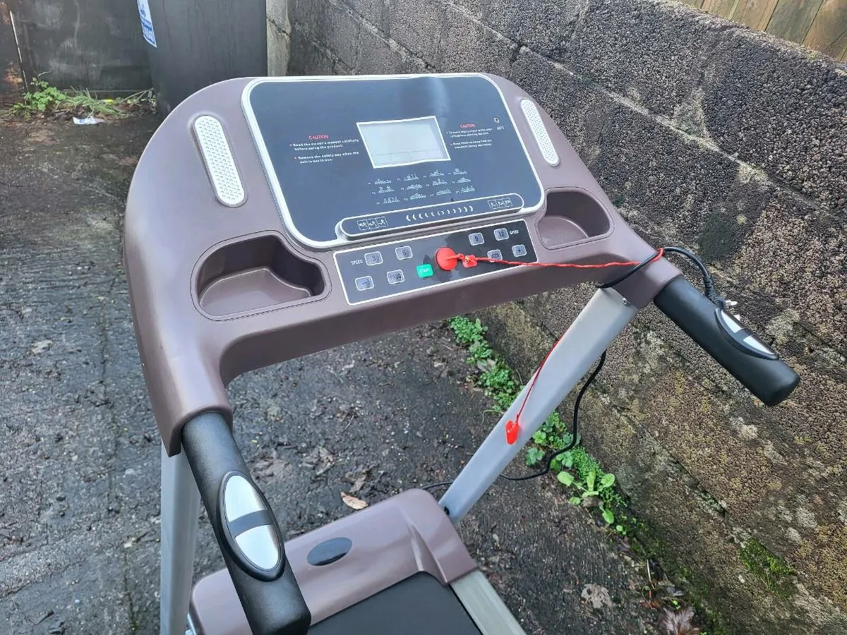 Treadmill for sale. Delivery - Image 3