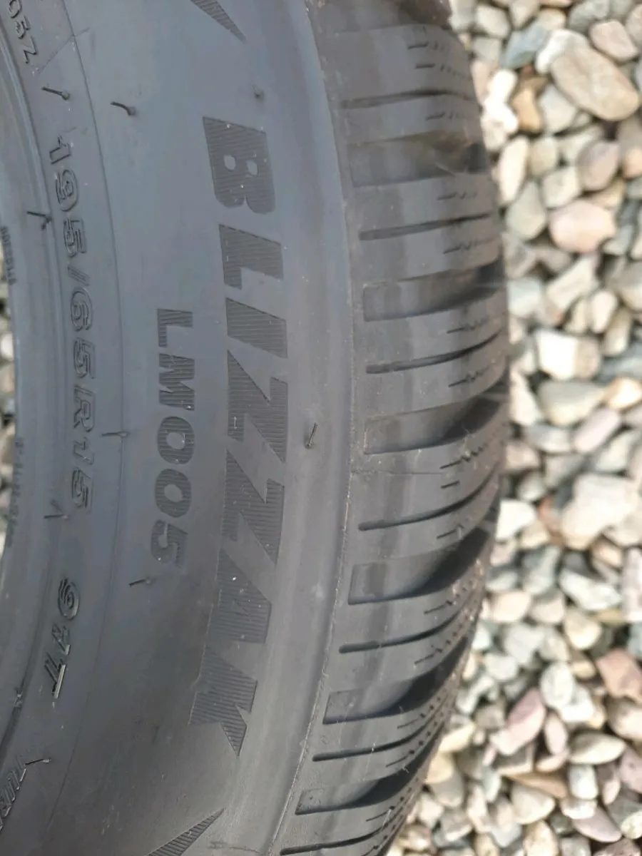 Car tyre - Image 2