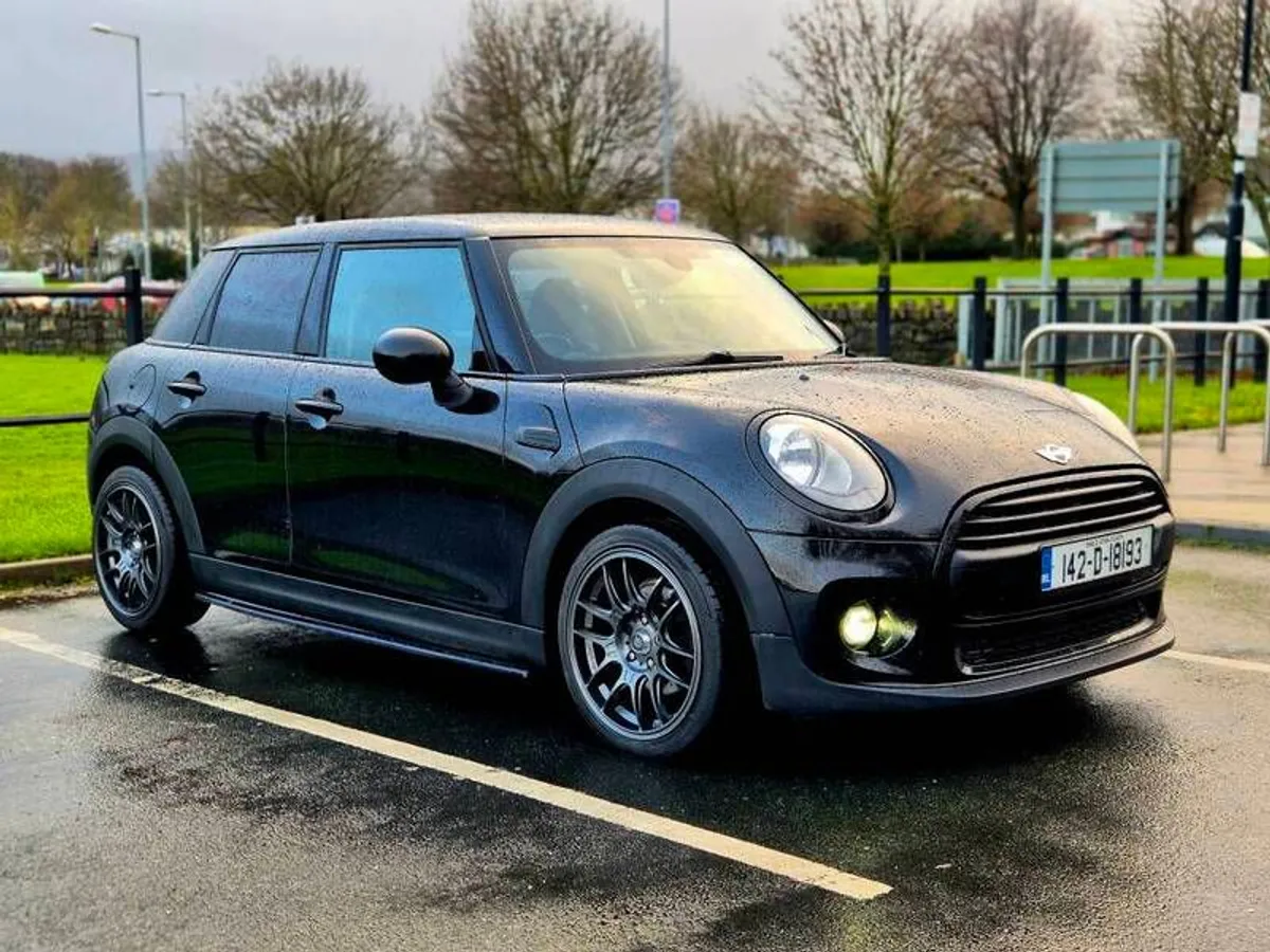 2014 Mini Diesel Black Edition 5DR - Image 2