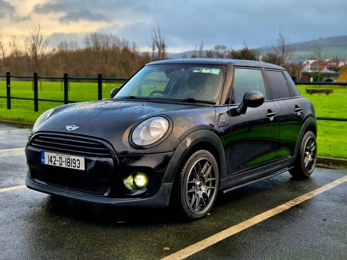2014 Mini Diesel Black Edition 5DR - Image 3
