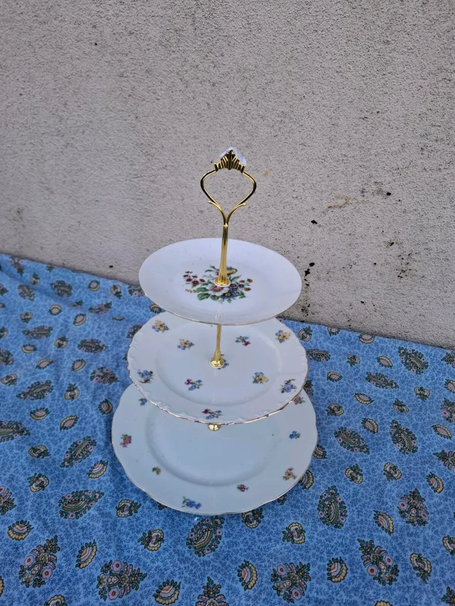 Porcelain 3 tiers homemade cake stand - Image 1