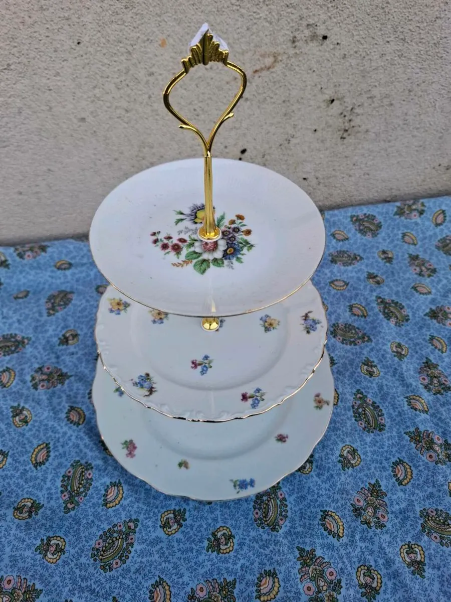 Porcelain 3 tiers homemade cake stand - Image 2