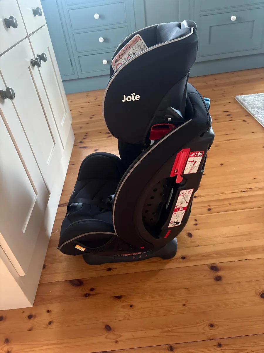Child’s car seat - Image 3