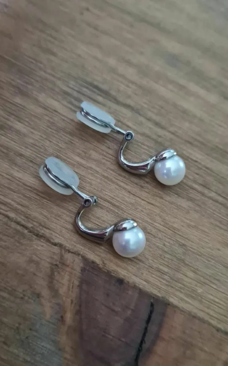 Branded Japanese Platinum Akoya Pearl Earrings - Image 2