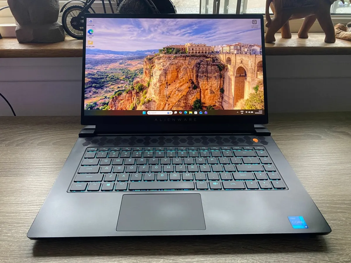 Alienware M15 R6 15.6" 165hz i7-11800H | RTX 3060 - Image 2