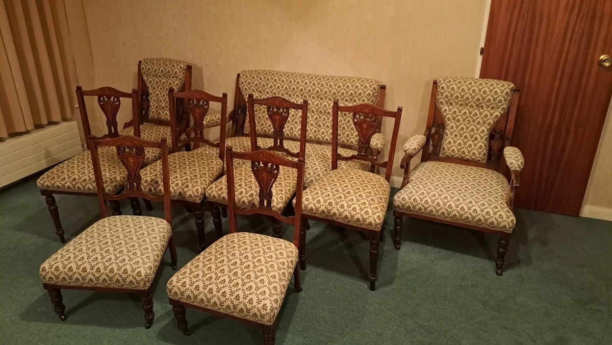 Antique 9 piece living room suite - Image 3