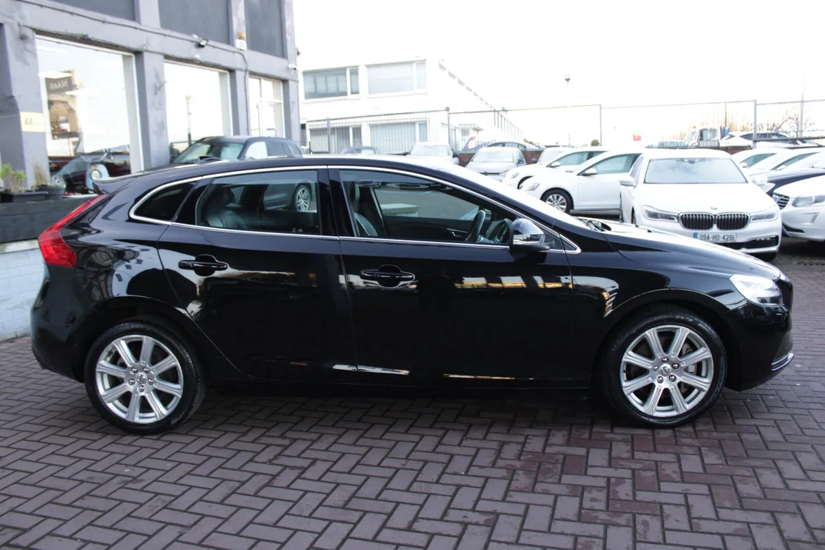 2.0D4 INSCRIPTION 5DR HATCHBACK AUTO HUGE SPEC  // - Image 3