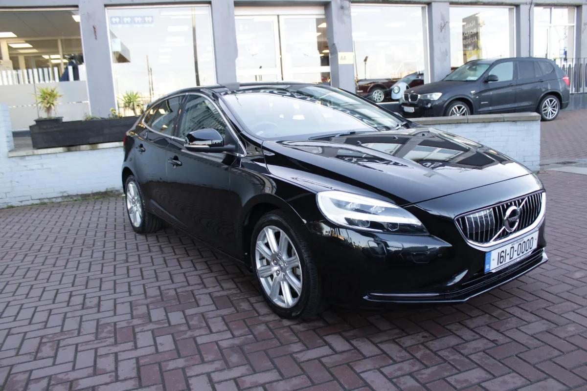 2.0D4 INSCRIPTION 5DR HATCHBACK AUTO HUGE SPEC  // - Image 1