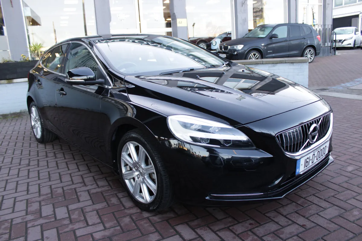 2.0D4 INSCRIPTION 5DR HATCHBACK AUTO HUGE SPEC  // - Image 2