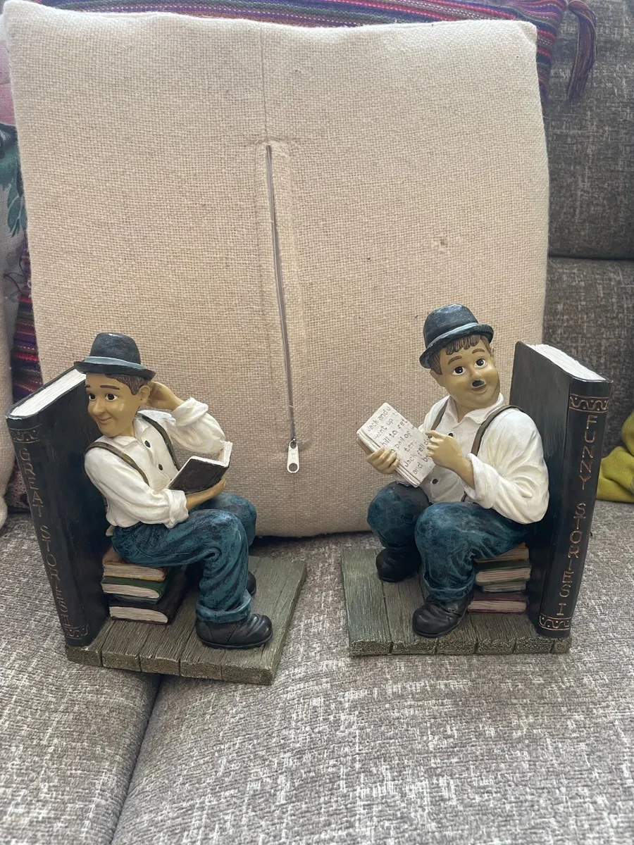 COLLECTABLE RESIN LAUREL & HARDY BOOKENDS