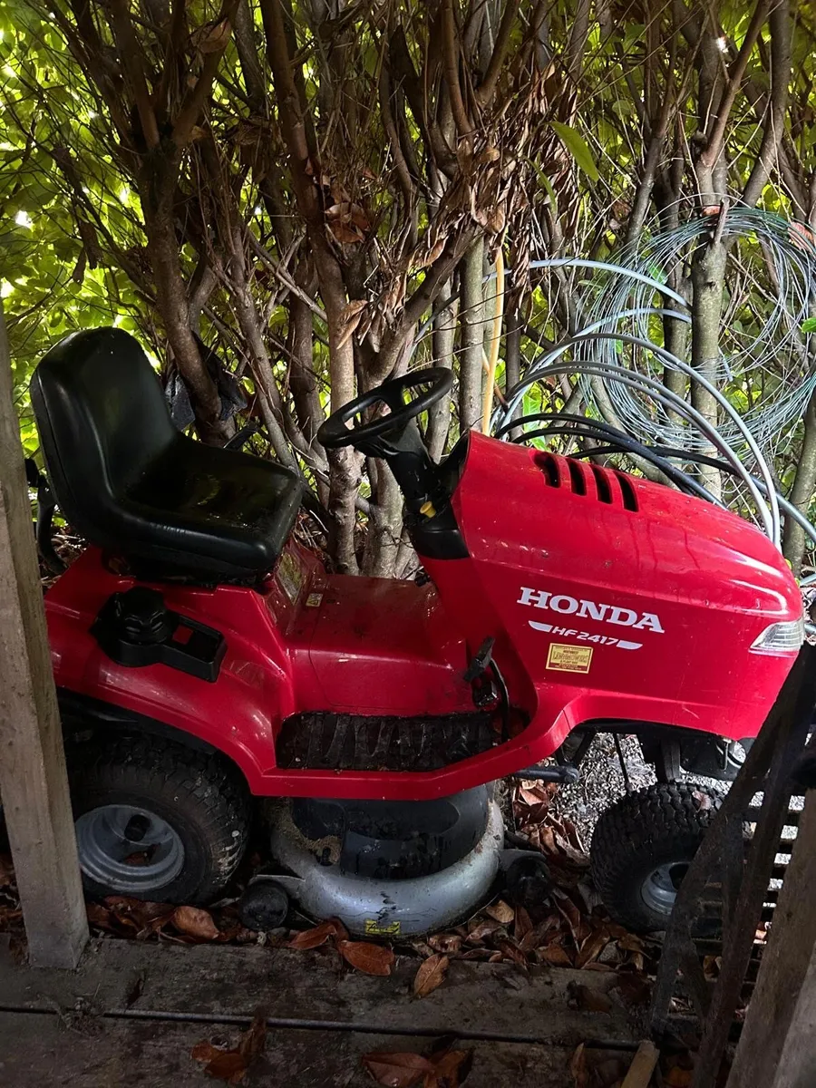 Ride one lawnmower - Image 4