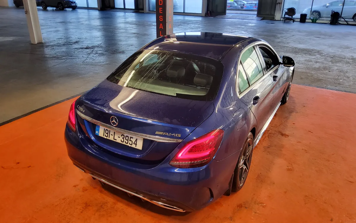 Mercedes-Benz C-Class 2019 - Image 4