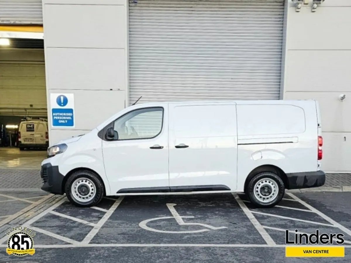 Opel Vivaro LWB EX DEMO - Image 3