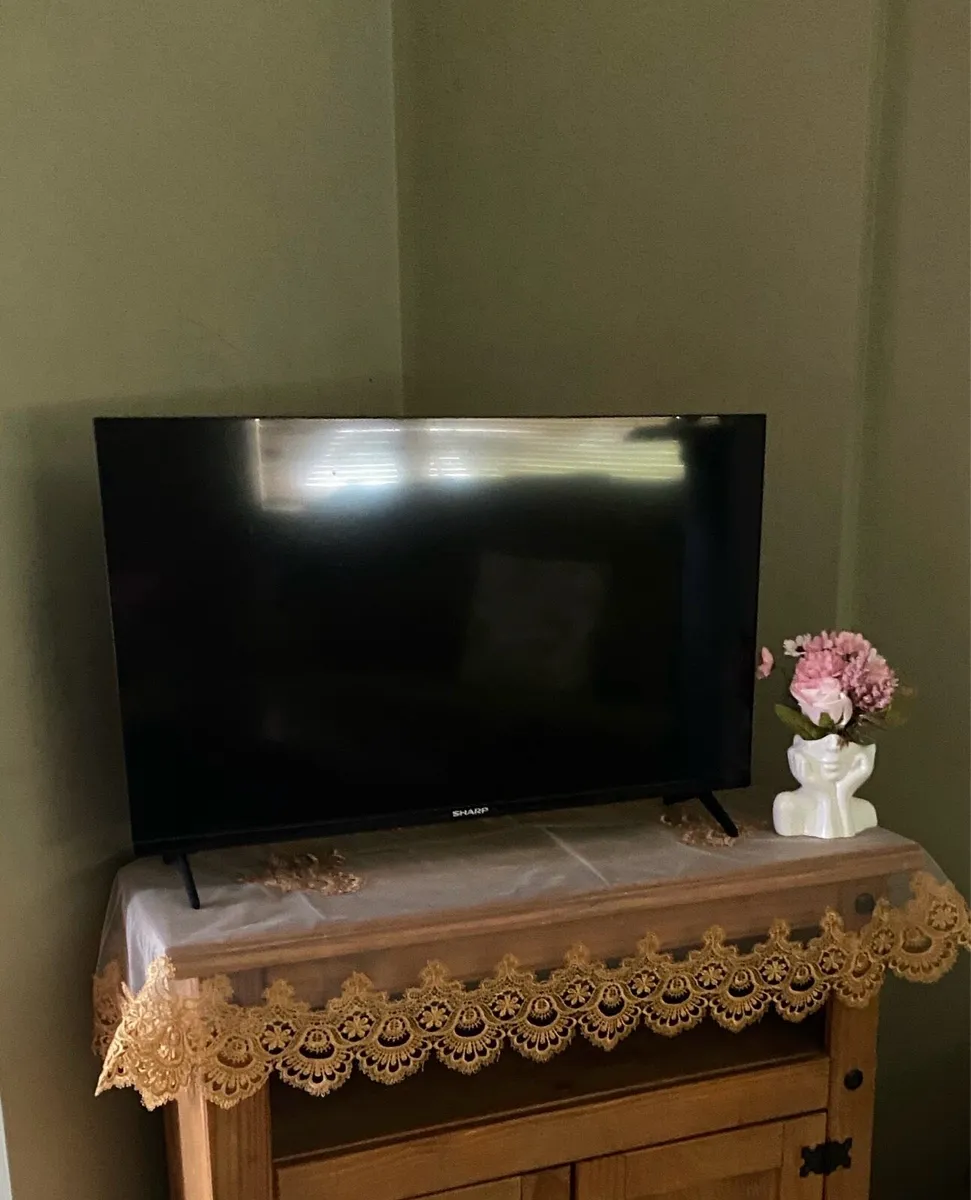 Sharp tv - Image 1