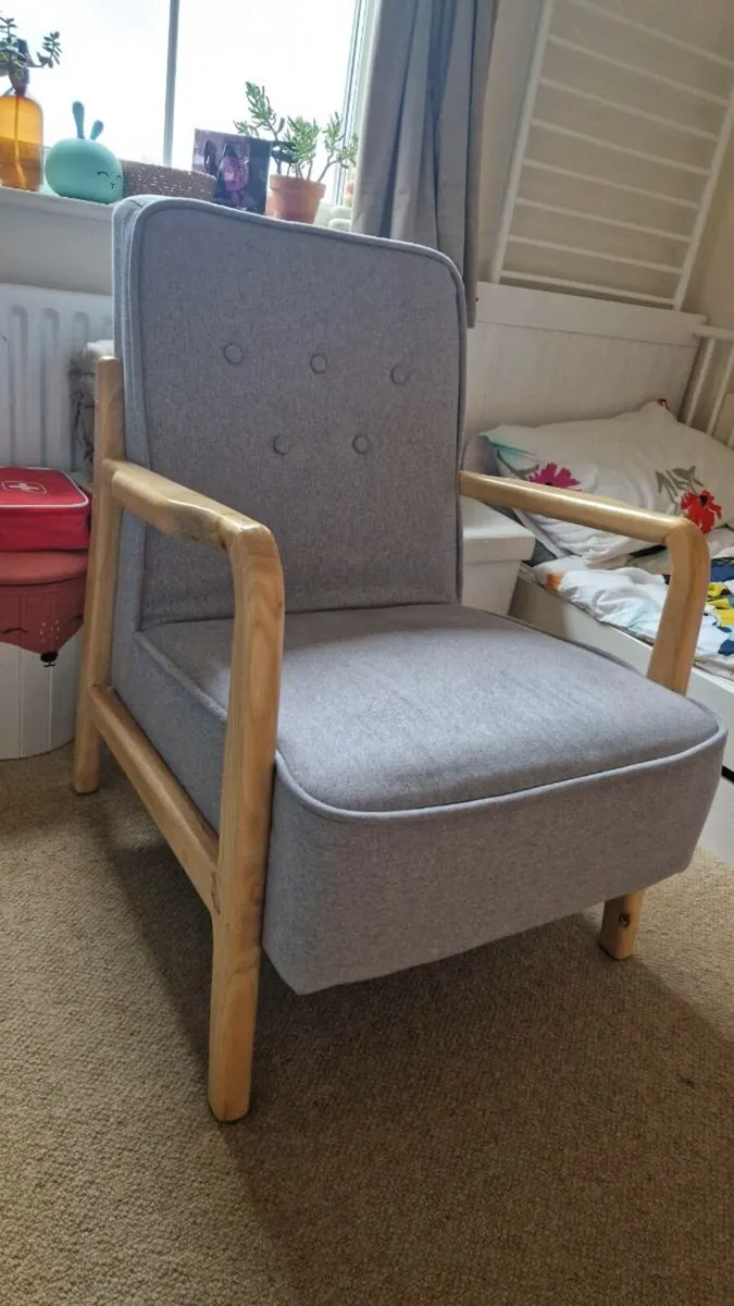 Grey chair - Image 2