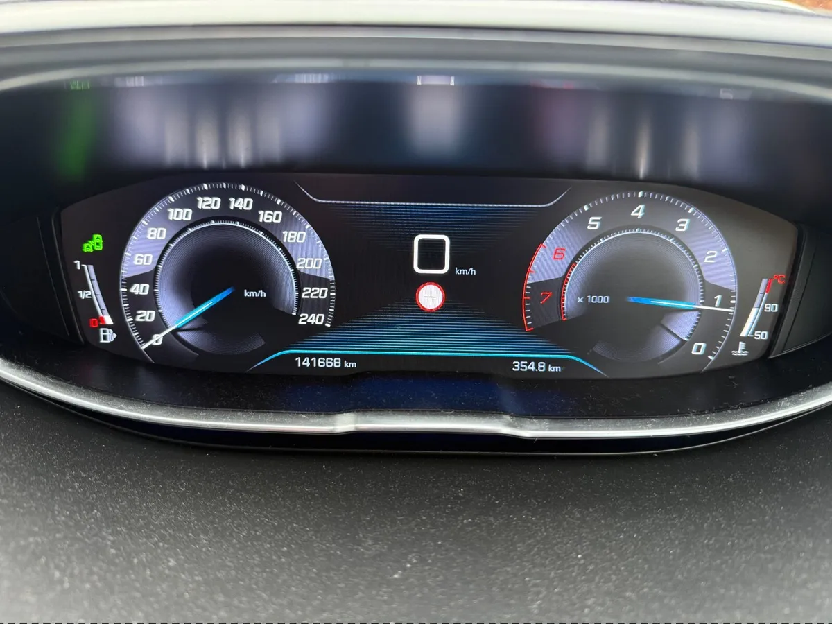 Peugeot 5008 2019 - Image 2