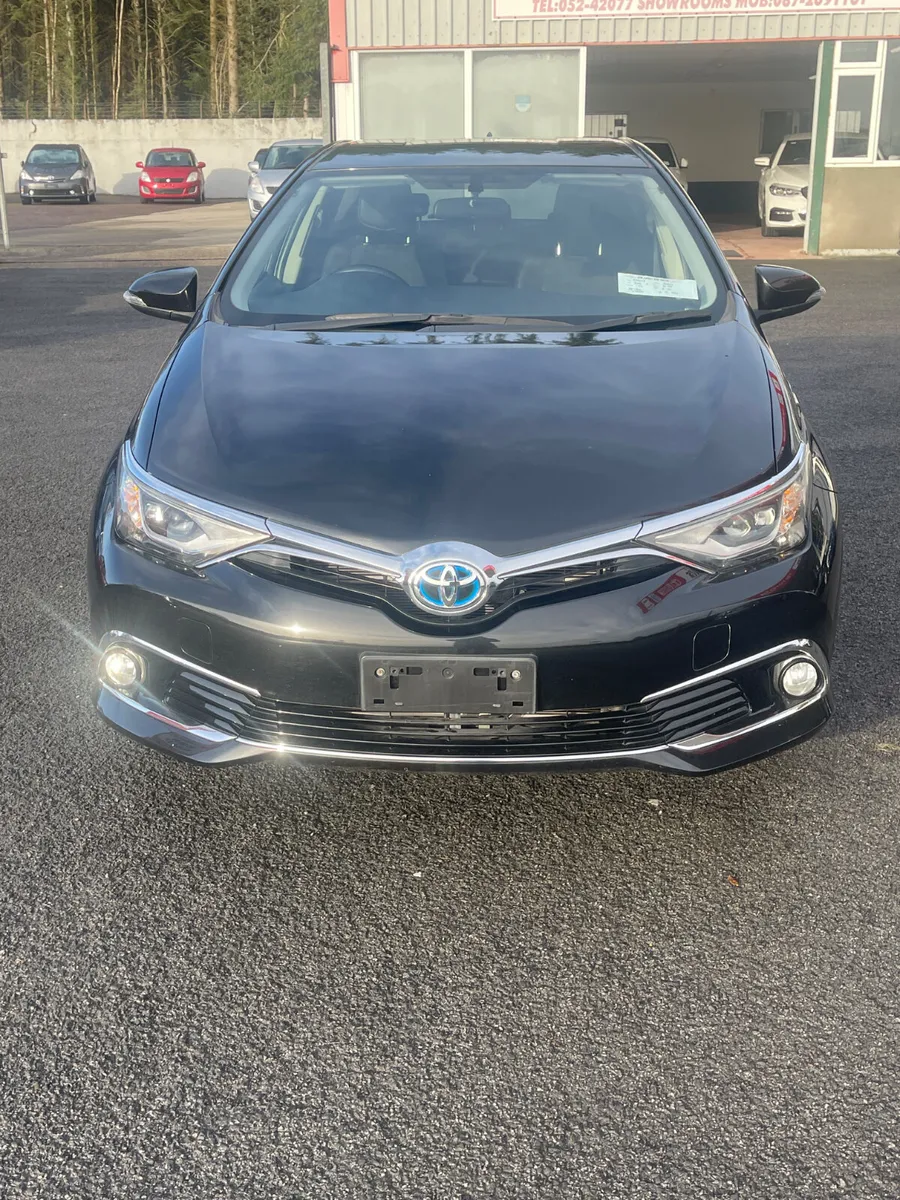 2016-2 Toyota Auris - Image 2