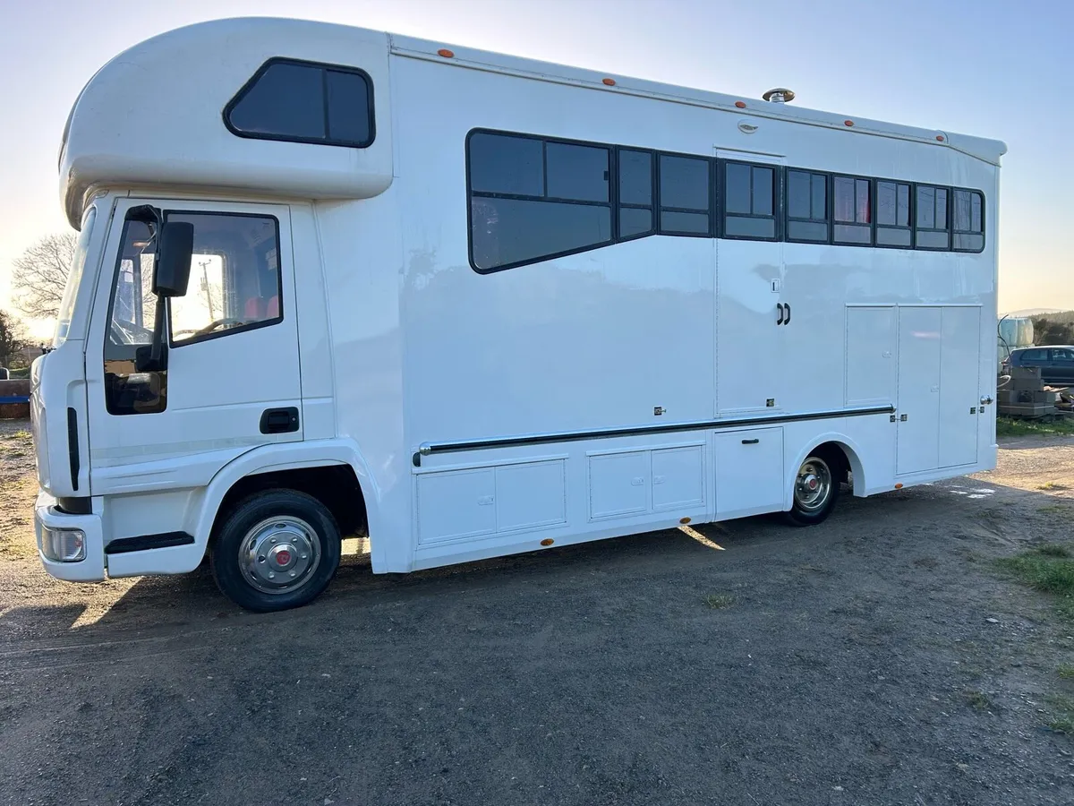 Horse lorry 7.5 tonne - Image 1