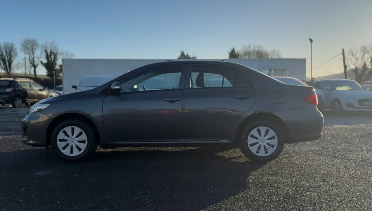 Toyota Corolla 2012 1.3 petrol - Image 4