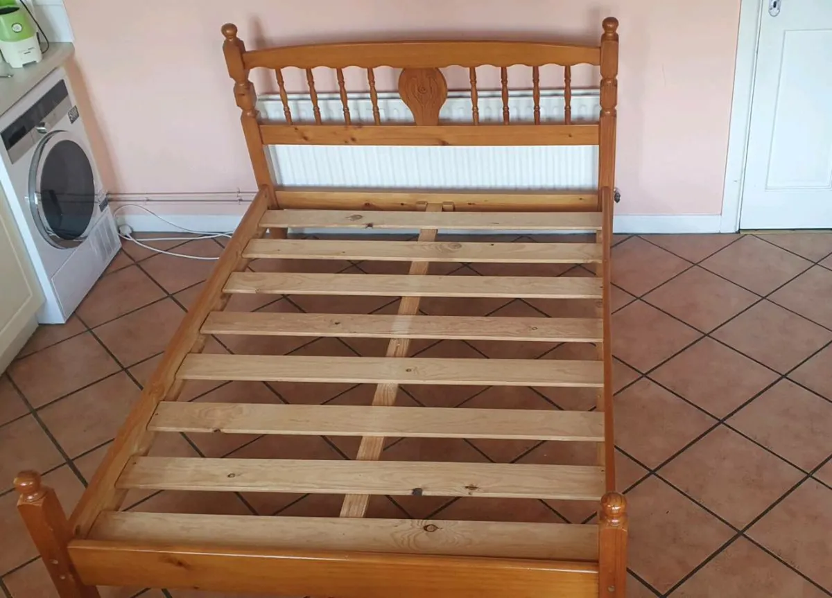 6ft x 4 5ft Beautiful Oak Double Bed Frame - Image 1