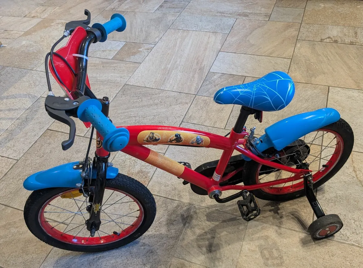 Kids spiderman bike and helmet - Image 1