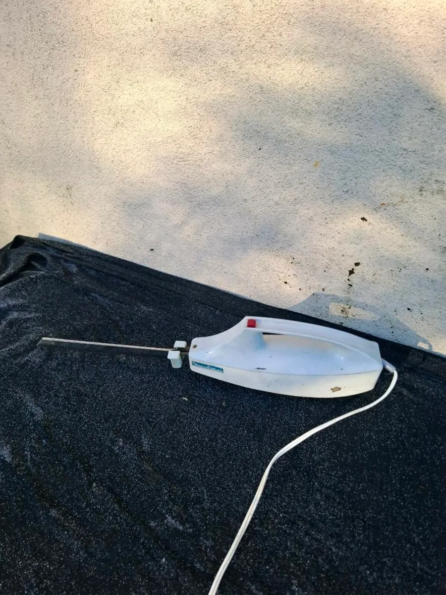 Vintage electric meat knife possible to post