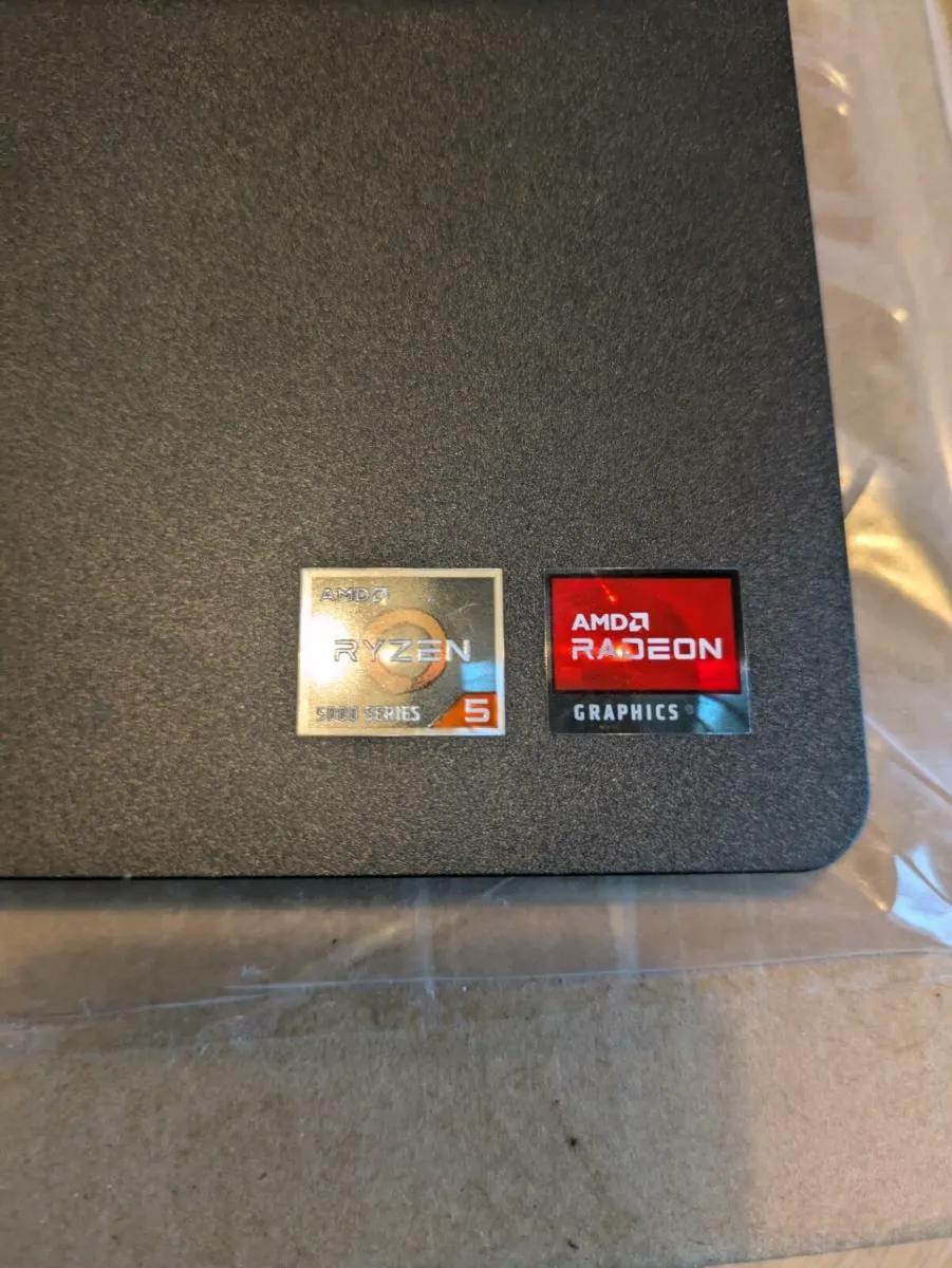 Dell Inspiron 15 - Image 3