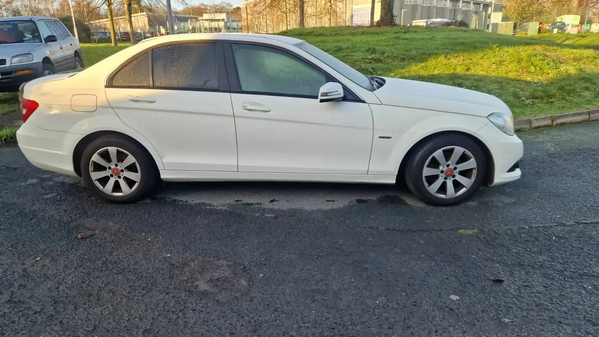 Mercedes-Benz C-Class 2012 - Image 2