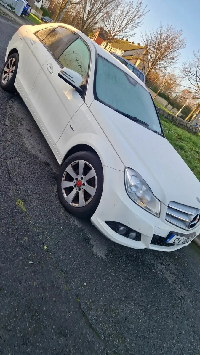 Mercedes-Benz C-Class 2012 - Image 3