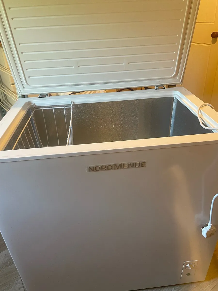 Chest Freezer NordMende 198L - Image 1