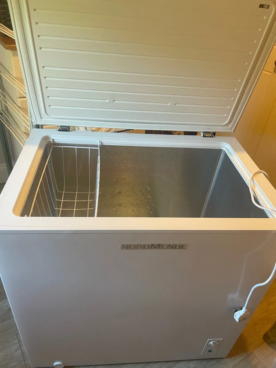 Chest Freezer NordMende 198L - Image 2
