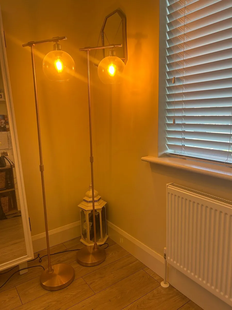 Pair of floor lamps & glass globe shades - Image 2