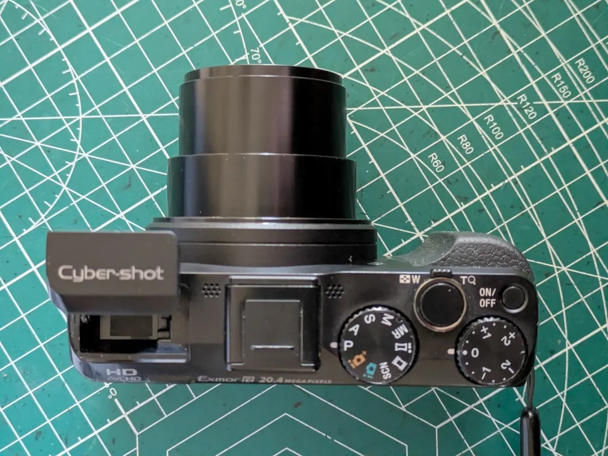 Sony HX50V 20MP digital compact camera WiFi 30x - Image 2