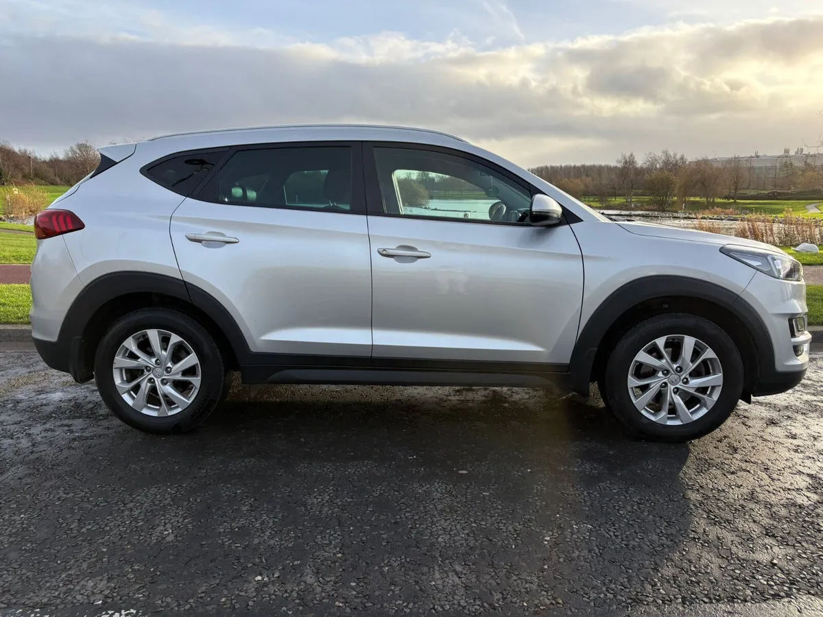 ONE OWNER EXECUTIVE MODEL - Image 4