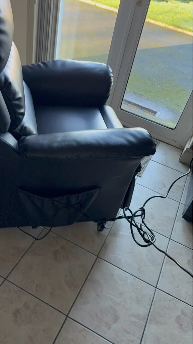Orthopaedic reclining electric chair - Image 2
