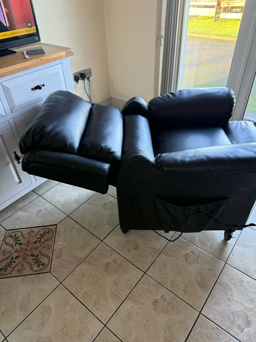 Orthopaedic reclining electric chair - Image 4