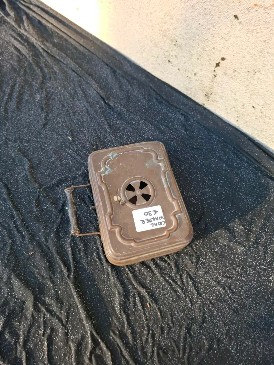 Antique feet warmer possible to post