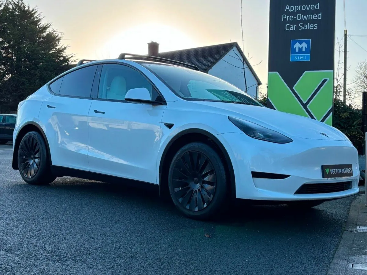 Tesla Model Y WHITE INTERIOR RWD - Image 1