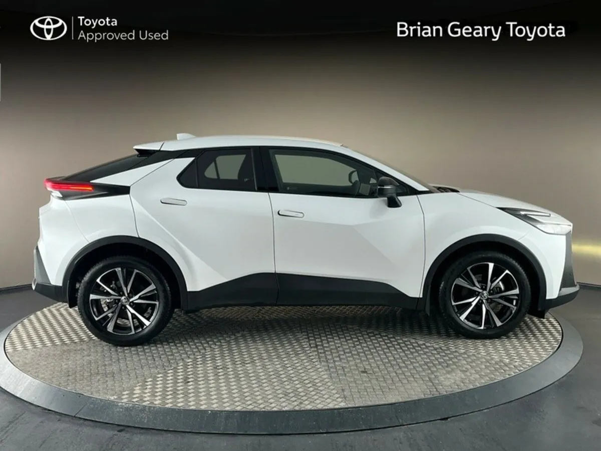 Toyota C-HR HYBRID SPORT - Image 3