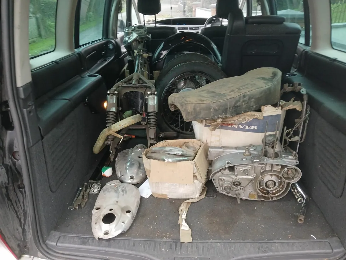 Royal Enfield 250 parts want3d. - Image 1