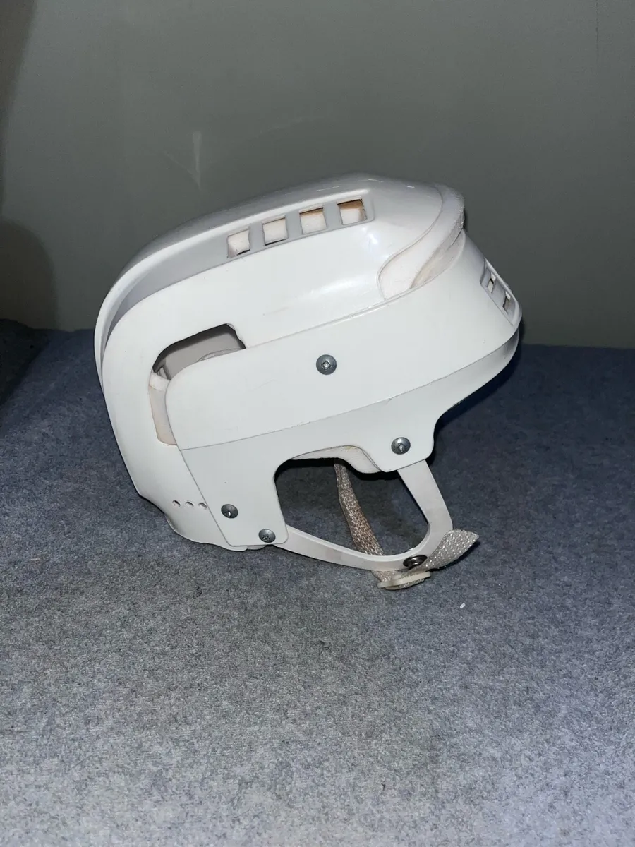 Oldstyle Jofa hurling helmet - Image 2