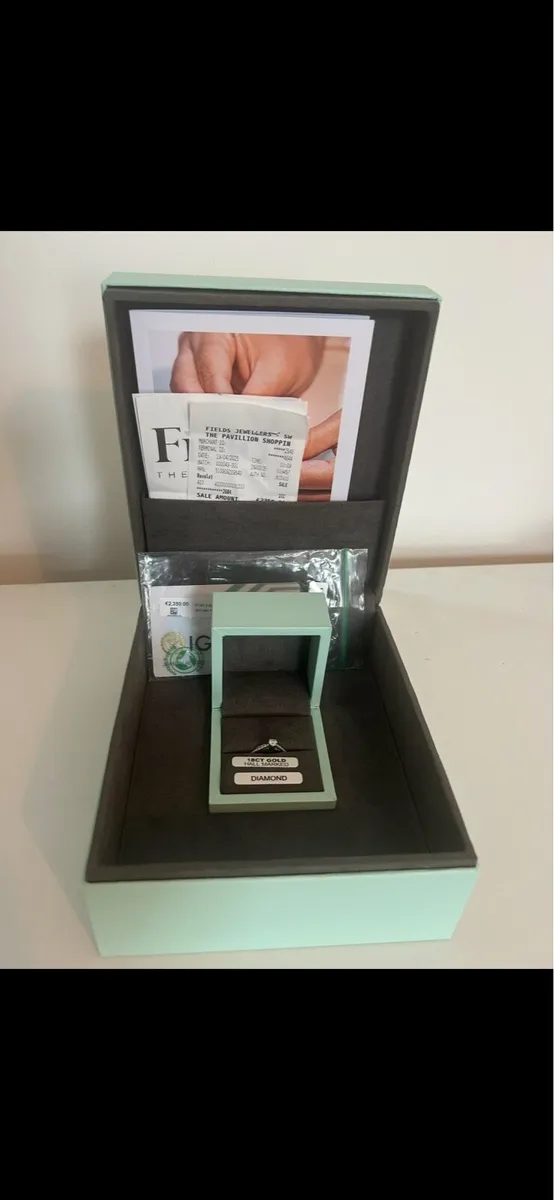 Engagement Ring never taken from box - Image 1