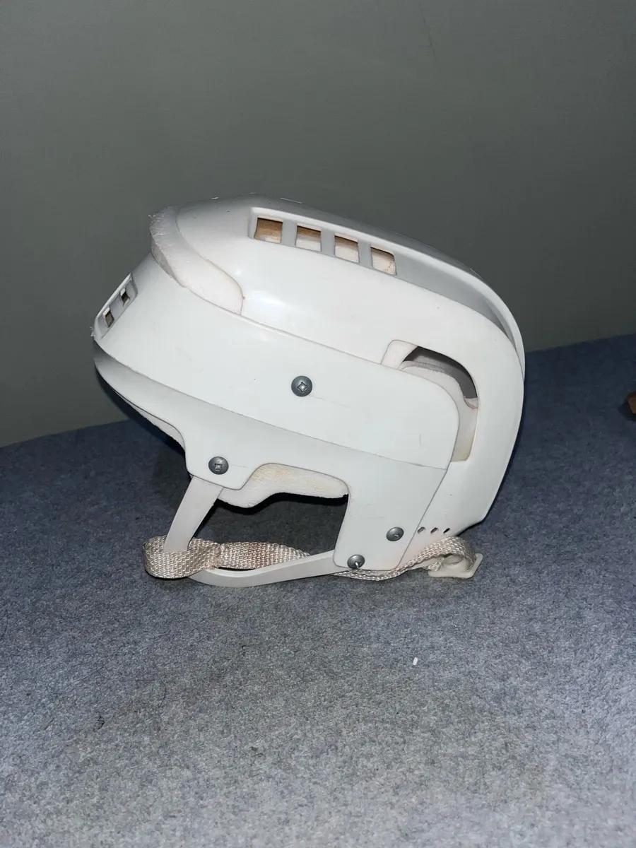 Oldstyle Jofa hurling helmet - Image 4